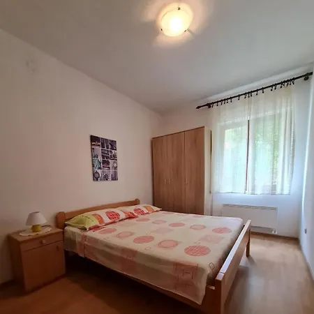 Miljana * Postira