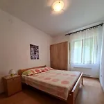 Miljana * Postira